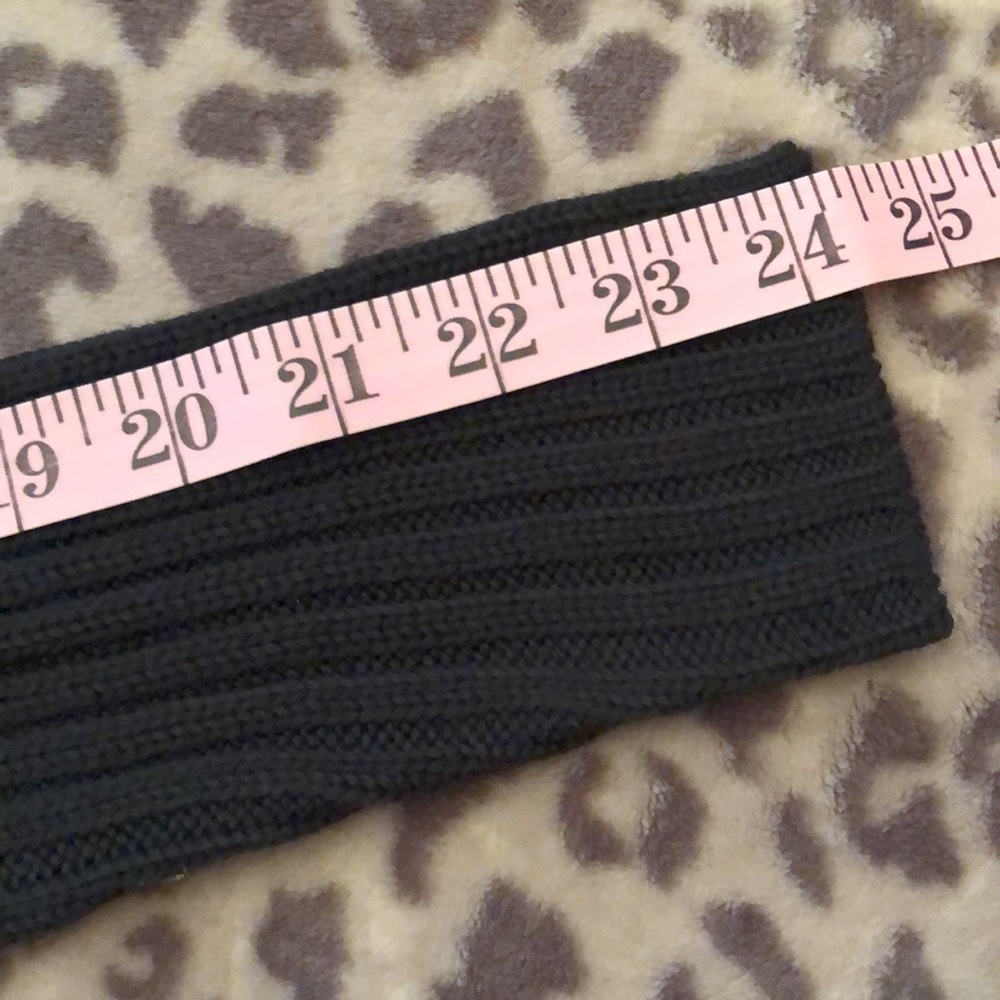 Moda International Black Ribbed Sweater Size Medium - Picture 9 of 11